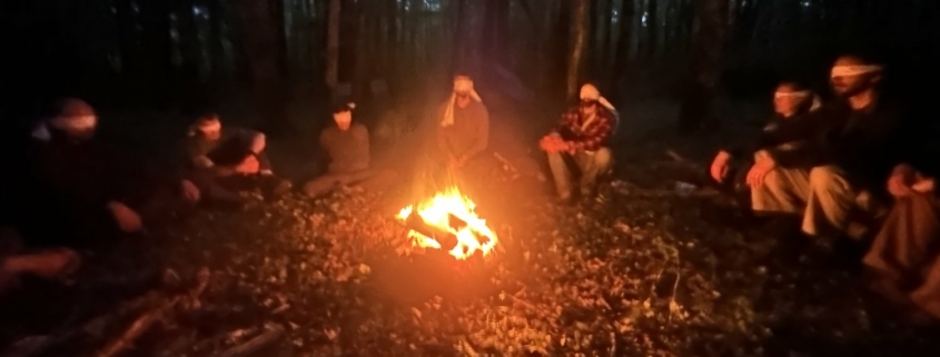 Veillée autour du feu, stage en forêt de mai 2026 en Dordogne